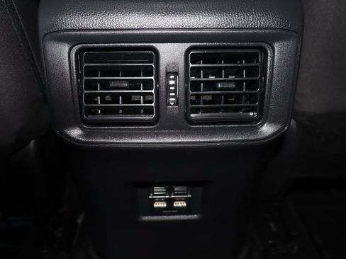 Used 2021 Toyota RAV4 XLE AWD/4WD image 34