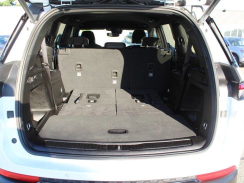 Used 2024 Jeep Grand Cherokee L Laredo image 25