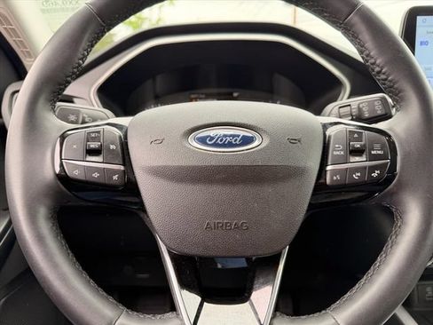 Used 2022 Ford Escape SE w/ Cold Weather Package AWD/4WD image 17