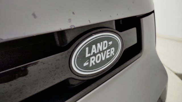 Used 2022 Land Rover Defender 110 X-Dynamic SE AWD/4WD image 31