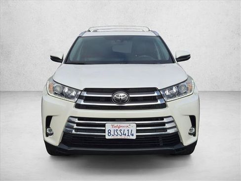 Certified 2019 Toyota Highlander Limited w/ Carpet Mat Package (TMS) FWD image 2