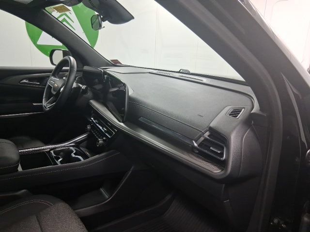 Used 2025 Chevrolet Traverse LT AWD/4WD image 28