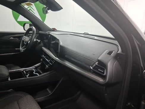 Used 2025 Chevrolet Traverse LT AWD/4WD image 28