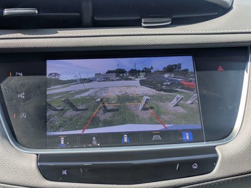 Used 2022 Cadillac XT5 Premium Luxury w/ Technology Package FWD image 23