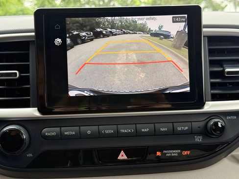 Used 2023 Hyundai Venue Limited w/ Cargo Package FWD image 15