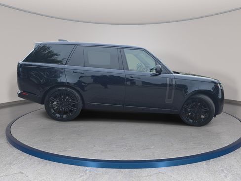 Certified 2026 Land Rover Range Rover Long Wheelbase SE AWD/4WD image 4