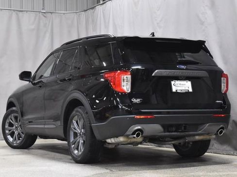 Used 2022 Ford Explorer XLT w/ Equipment Group 202A image 2