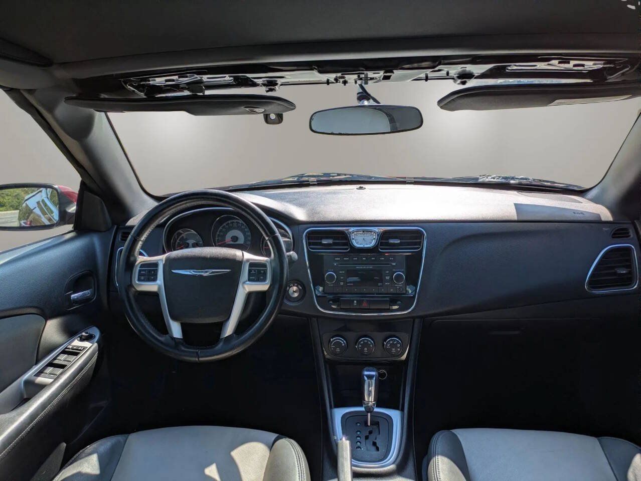 Used 2012 Chrysler 200 Touring FWD image 21