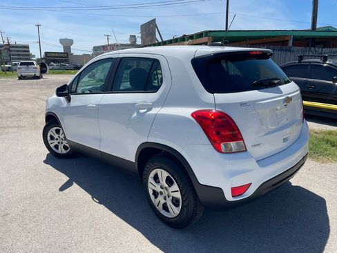 Used 2018 Chevrolet Trax LS FWD image 4