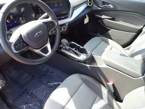 New 2026 Chevrolet Trax LT w/ Driver Confidence Package image 7