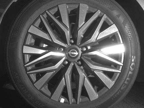 Used 2025 Nissan Altima 2.5 SV image 12