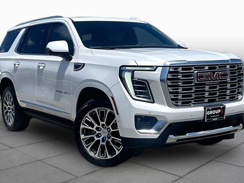 Used 2025 GMC Yukon Denali w/ Denali Reserve Package RWD image 3