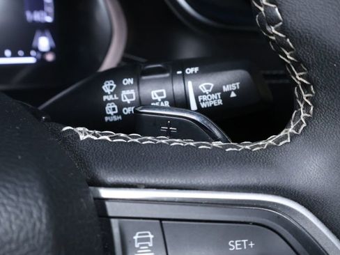 Used 2023 Jeep Grand Cherokee L Laredo image 26