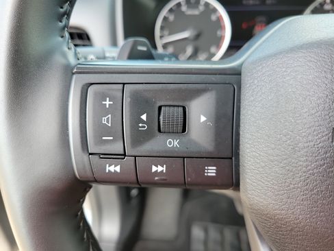 Used 2025 Nissan Rogue SV FWD image 21