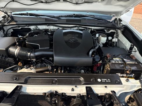 Used 2019 Toyota Tacoma SR w/ SR Convenience Package AWD/4WD image 37