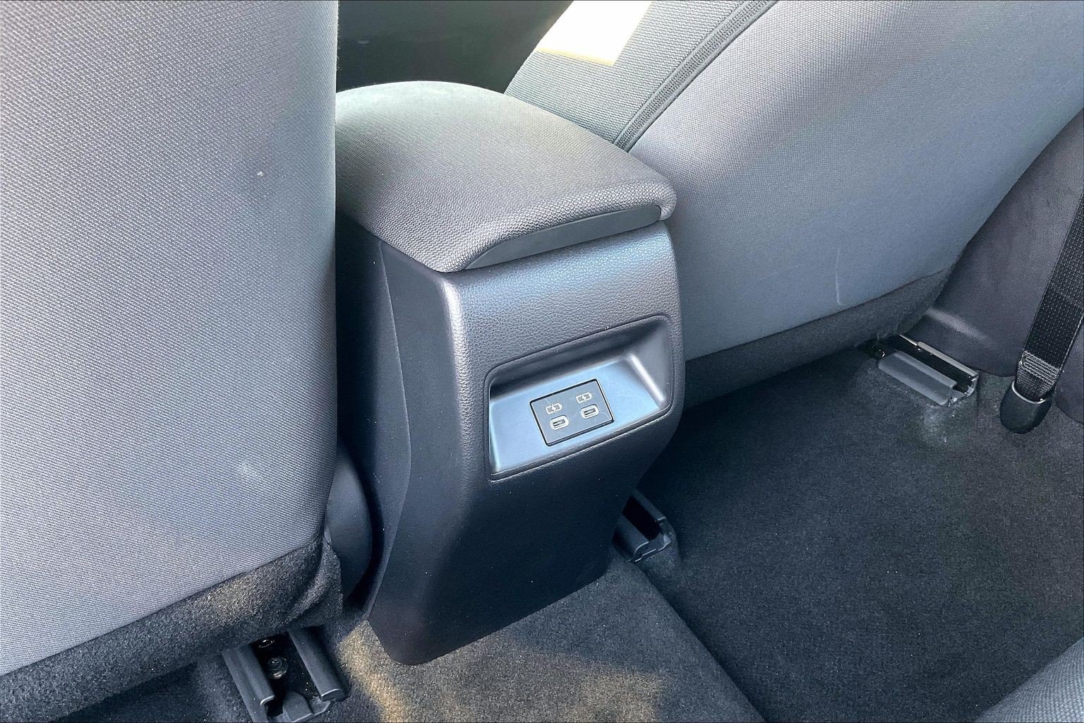 Used 2025 Toyota Corolla LE FWD image 38