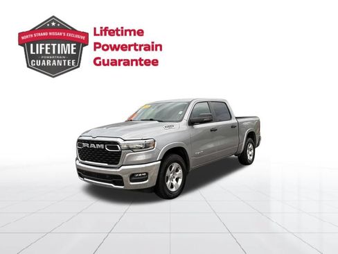 Used 2025 RAM 1500 Big Horn AWD/4WD image 1