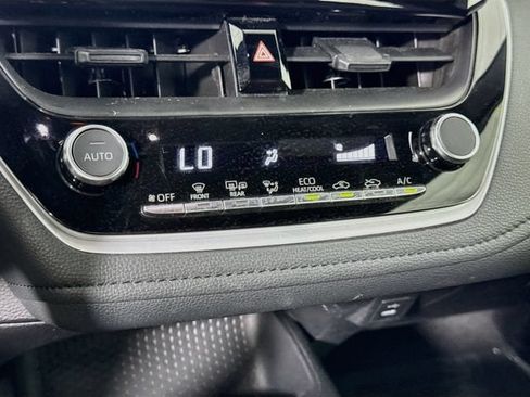 Certified 2025 Toyota Corolla SE FWD image 17
