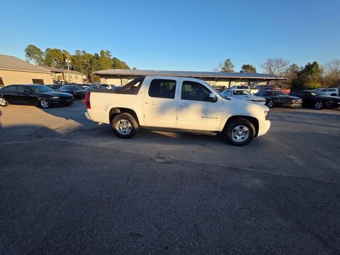 Used 2010 Chevrolet Avalanche LT image 4