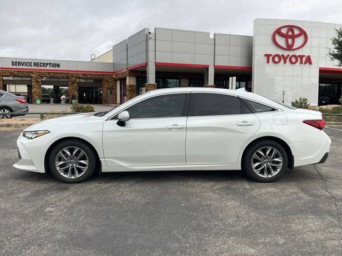 Used 2022 Toyota Avalon XLE FWD image 8