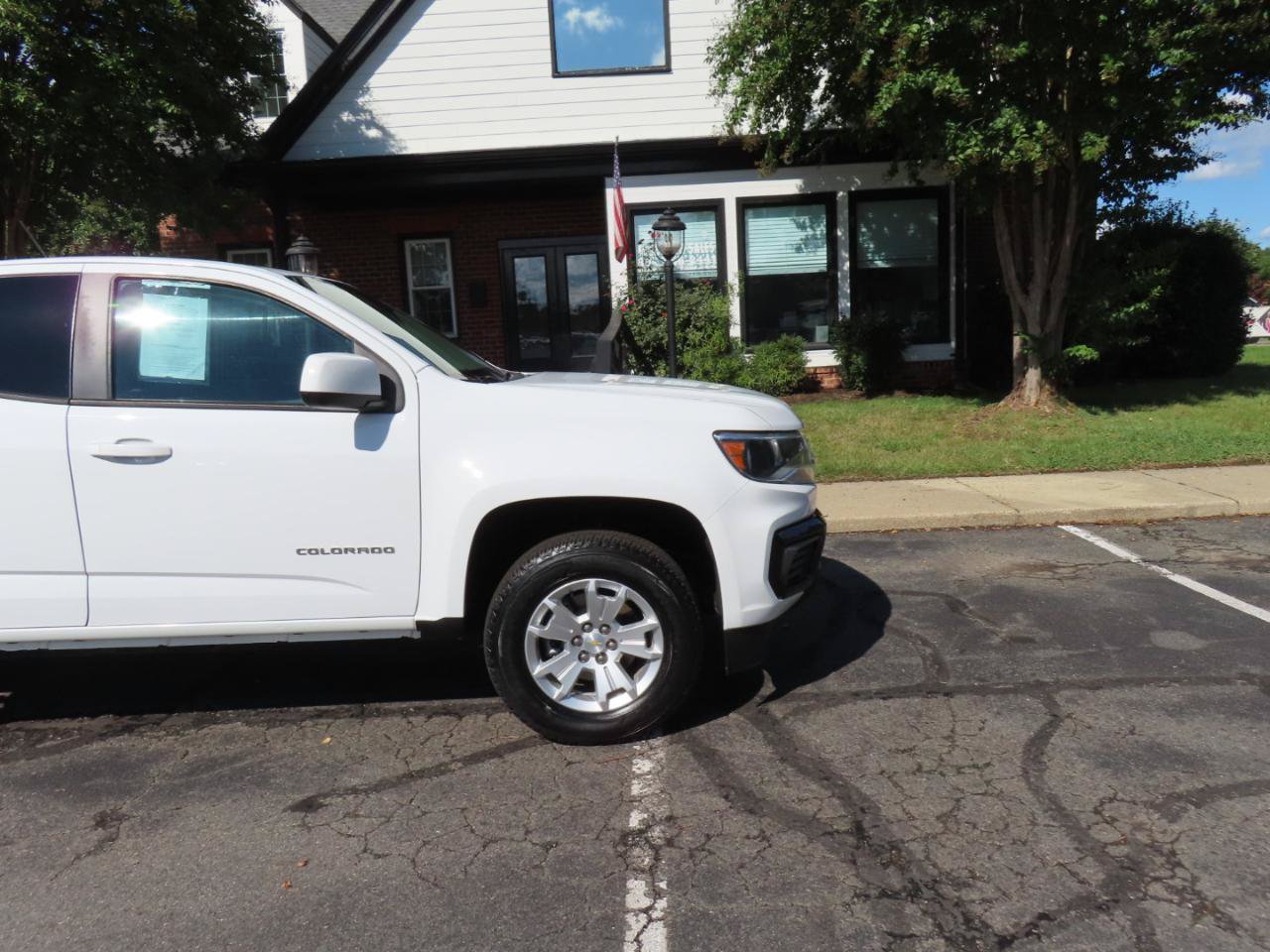 Used 2022 Chevrolet Colorado LT w/ Fleet Safety Package RWD image 11