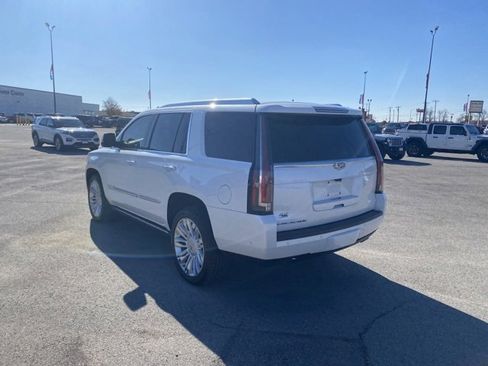 Used 2019 Cadillac Escalade Platinum image 4