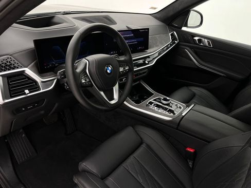 Certified 2025 BMW X5 xDrive40i w/ Executive Package image 12