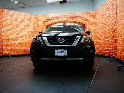 Used 2018 Nissan Pathfinder Platinum AWD/4WD image 2