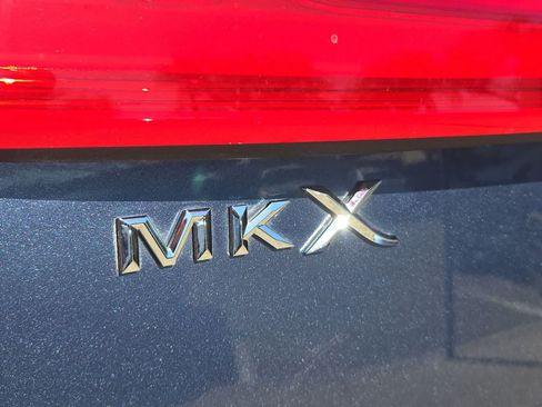 Used 2018 Lincoln MKX Reserve FWD image 13