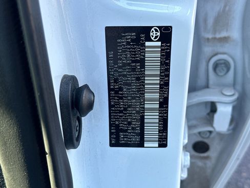 Used 2025 Toyota Corolla LE image 26