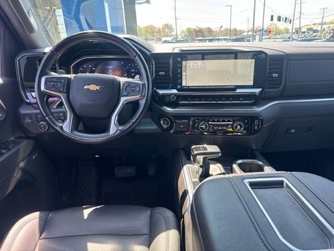 Used 2022 Chevrolet Silverado 1500 LTZ w/ LTZ Premium Package AWD/4WD image 22