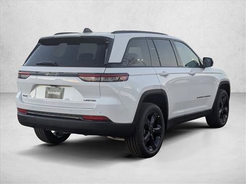New 2025 Jeep Grand Cherokee Limited image 2
