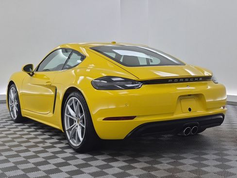Used 2025 Porsche 718 Cayman RWD image 3