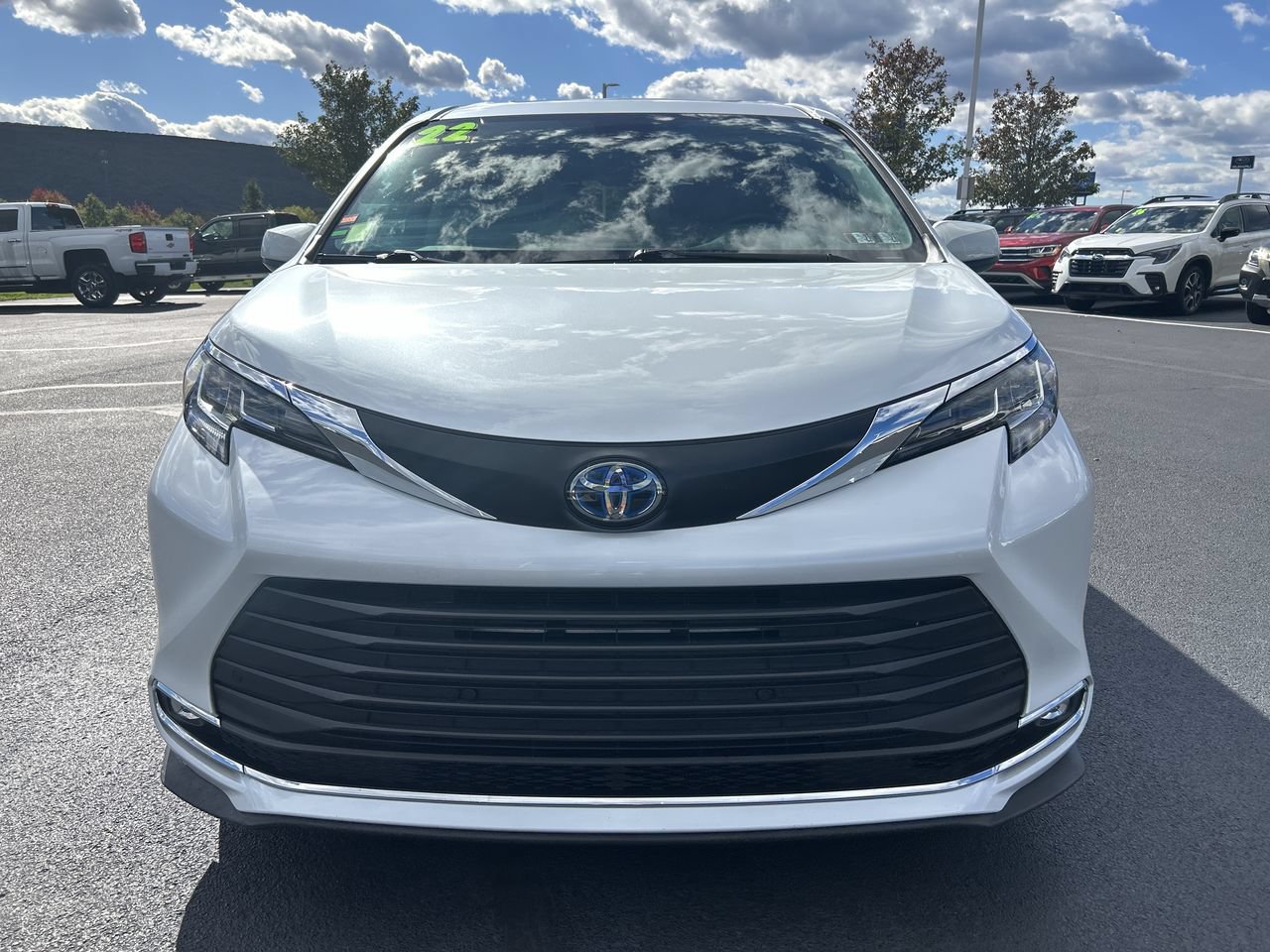 Used 2022 Toyota Sienna XLE w/ XLE Plus Package AWD/4WD image 12