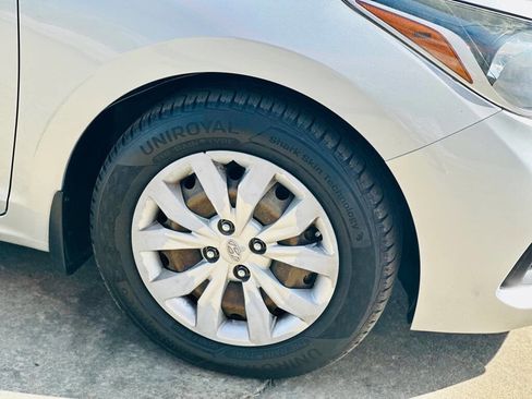 Used 2020 Hyundai Accent SE FWD image 4