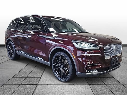 Used 2020 Lincoln Aviator Reserve w/ Elements Package Plus image 3