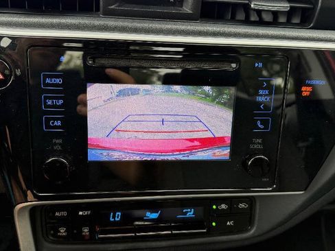 Used 2019 Toyota Corolla LE FWD image 13