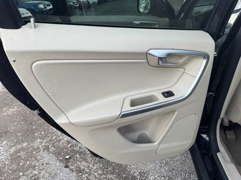 Used 2010 Volvo XC60 3.2 AWD/4WD image 16