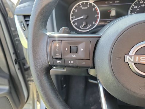 Used 2024 Nissan Rogue SV AWD/4WD image 19