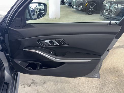 Used 2025 BMW 330i Sedan RWD image 9