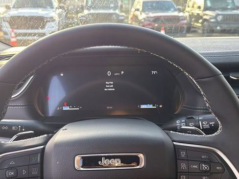 New 2025 Jeep Grand Cherokee Limited w/ Luxury Tech Group II image 27