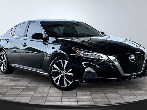 Used 2020 Nissan Altima 2.5 SR FWD image 3