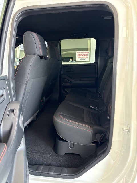 Used 2026 Nissan Frontier PRO-4X AWD/4WD image 6