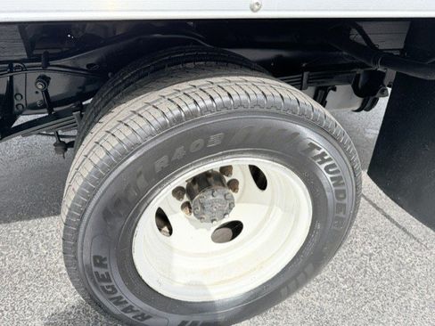 Used 2021 Ford E-450 and Econoline 450 Super Duty w/ Power Windows & Locks Group RWD image 9