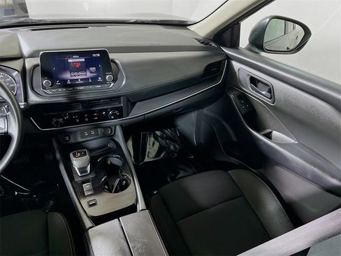 Used 2024 Nissan Rogue S image 21