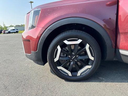 Used 2023 Kia Telluride EX w/ EX Captain's Chair Package AWD/4WD image 25