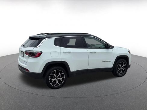 Used 2025 Jeep Compass Limited AWD/4WD image 12