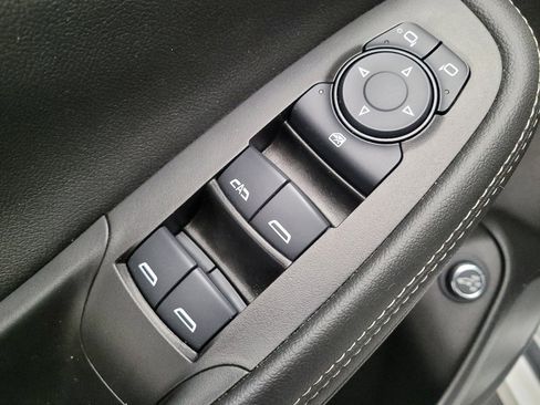 Used 2023 Buick Encore GX Select w/ Sport Touring Package image 27