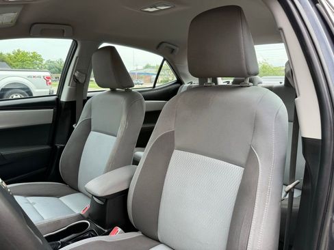 Used 2017 Toyota Corolla LE image 12