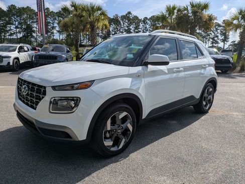Used 2024 Hyundai Venue SEL FWD image 8